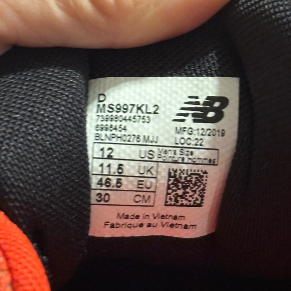 New Balance Orange, Yellow & Black Gradient Runner - Picture 9 of 9